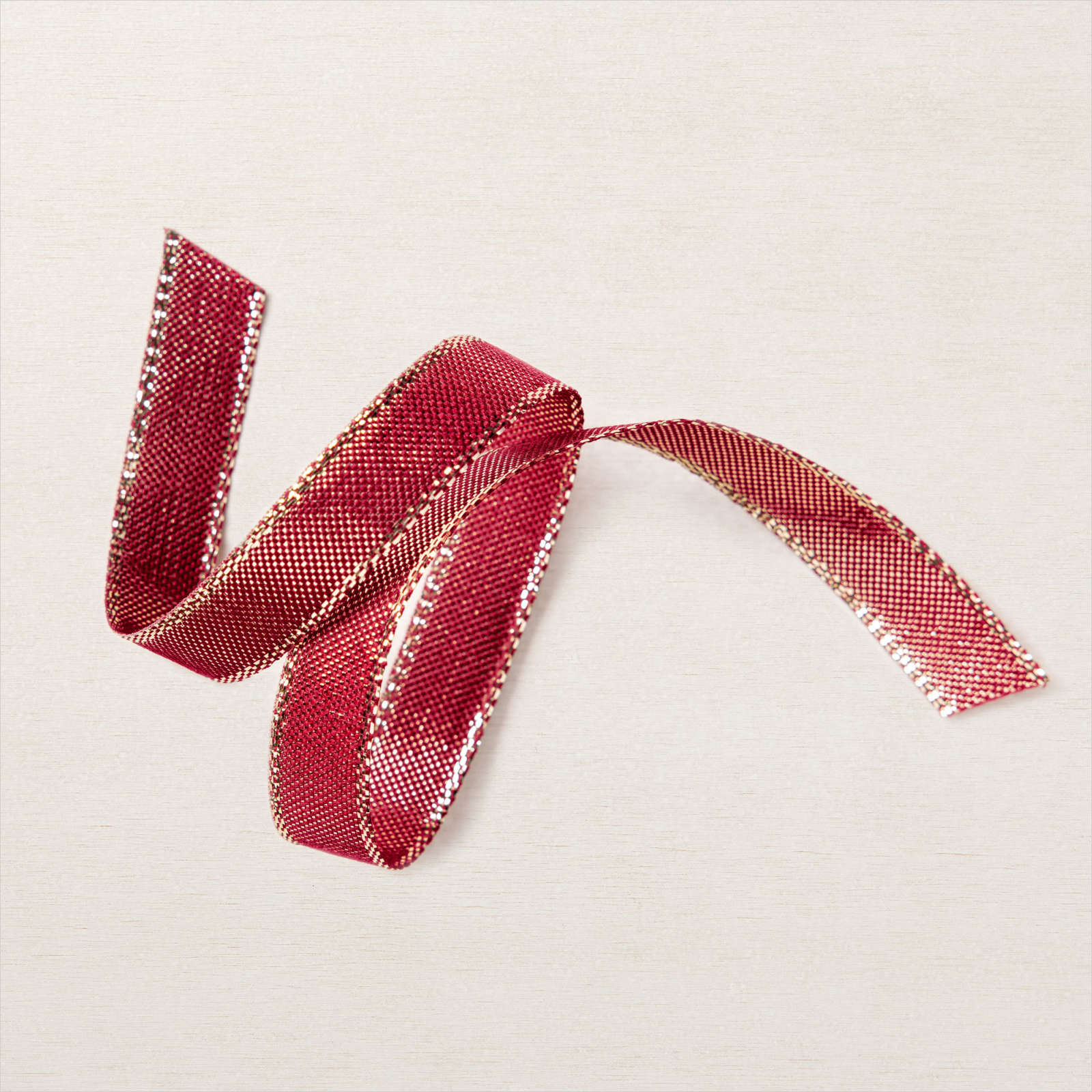 1/2'' (1,3 CM) METALLIC-GESCHENKBAND IN CHILI UND GOLD-156312