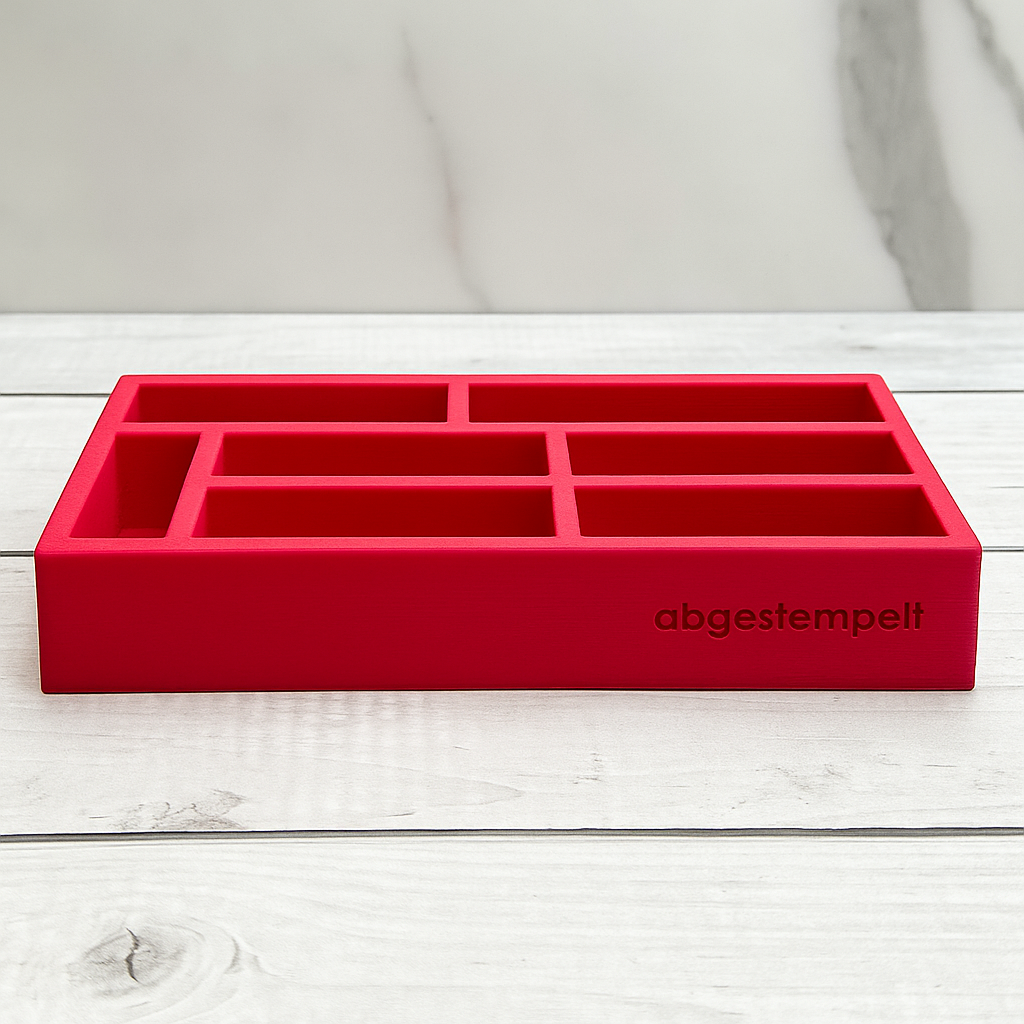 Leerer Organizer auf hellem Hintergrund